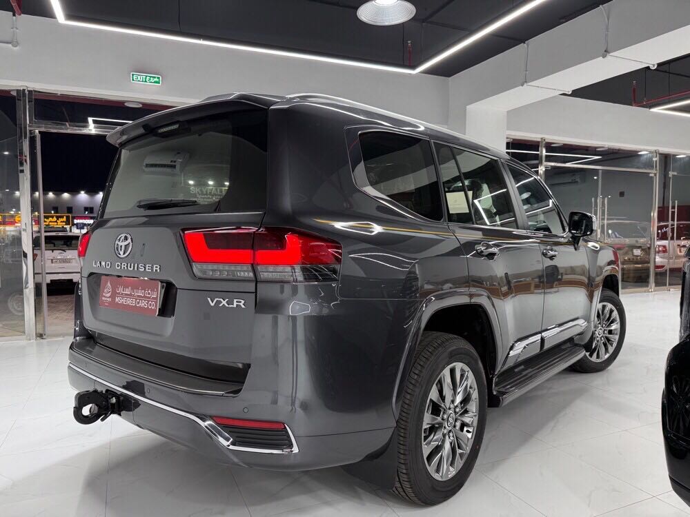 Car Image 2026 TOYOTA LAND CRUISER VX.R