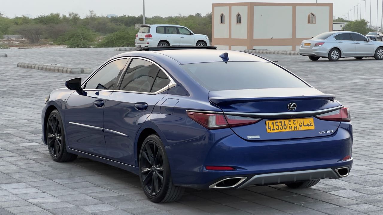 Car Image 2019 LEXUS ES F350