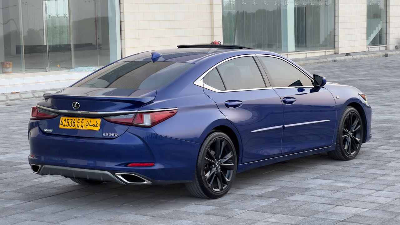 Car Image 2019 LEXUS ES F350