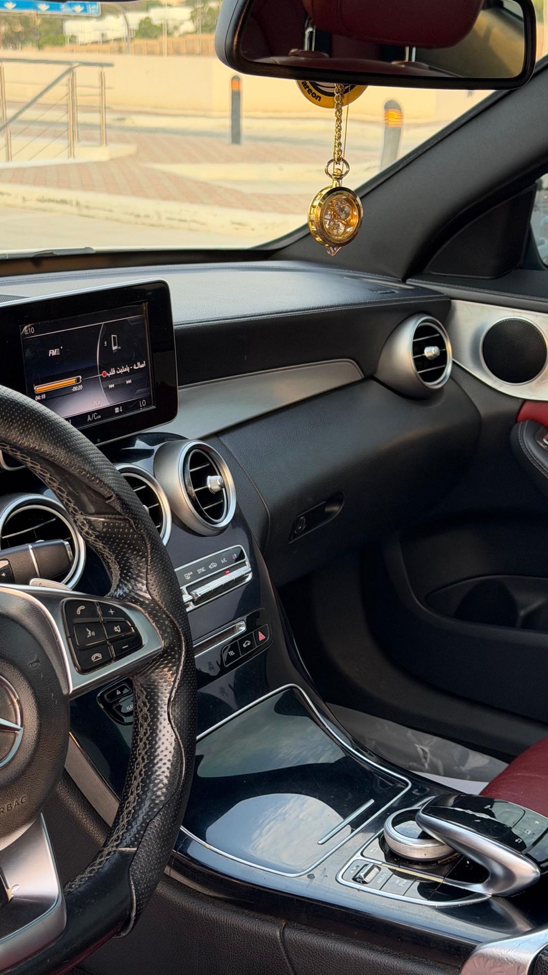 Car Image 2015 MERCEDES C Class 200