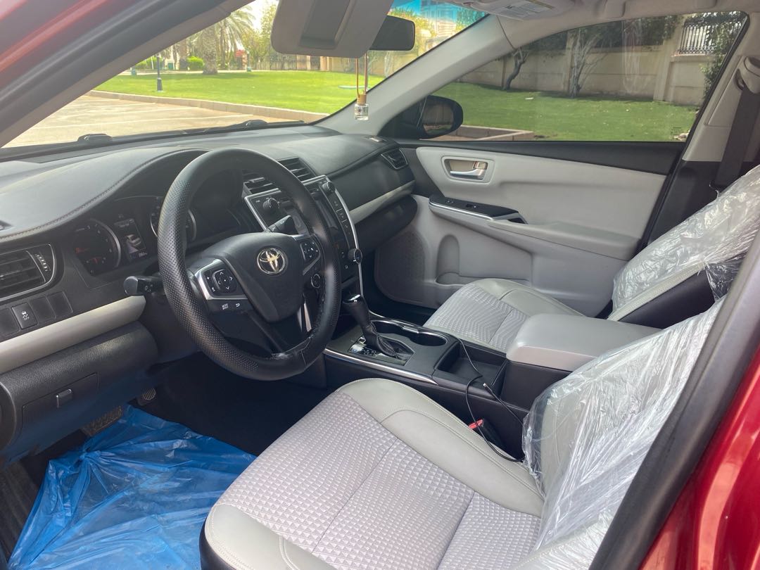 Car Image 2015 TOYOTA CAMRY SE