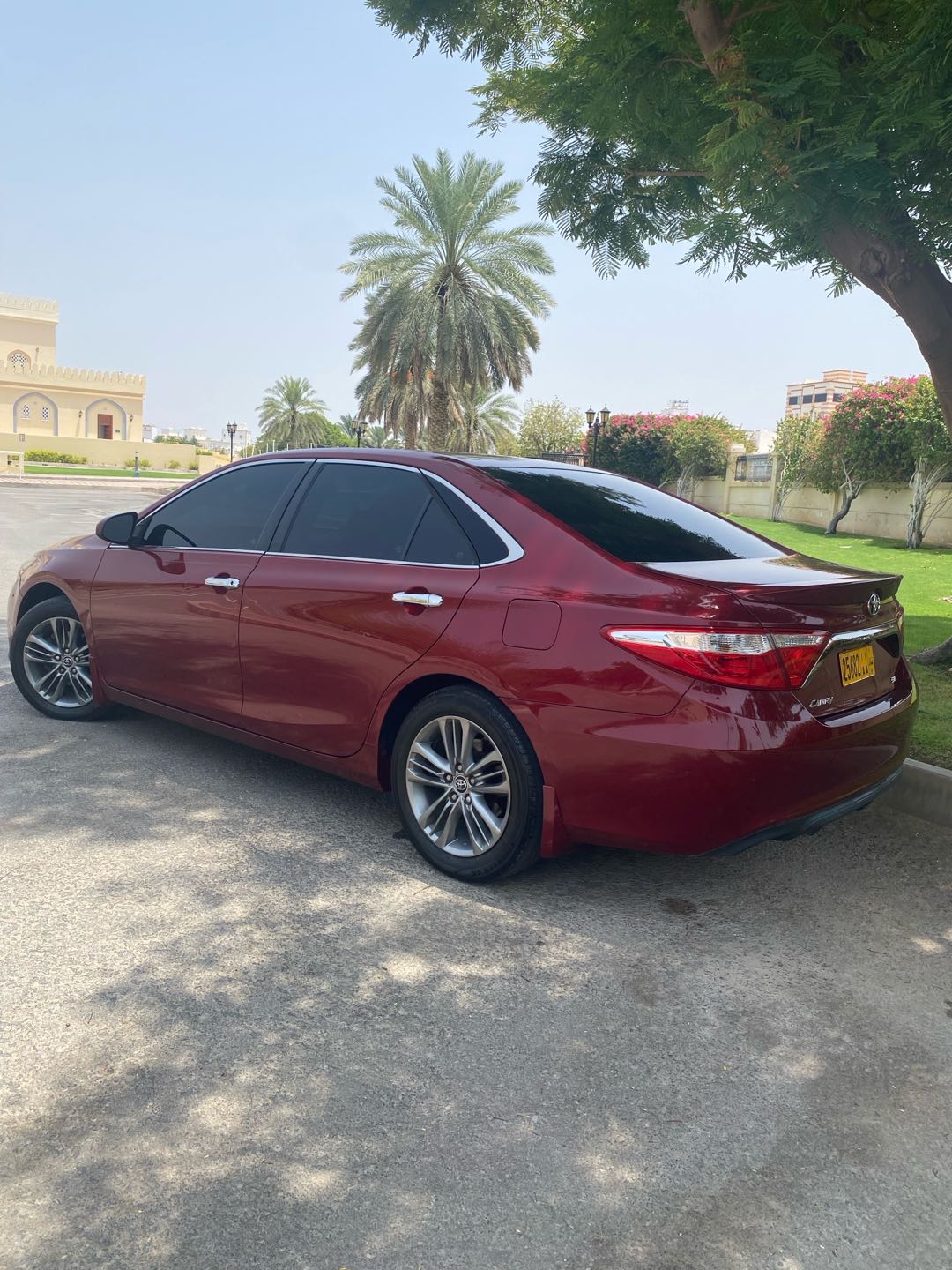 Car Image 2015 TOYOTA CAMRY SE