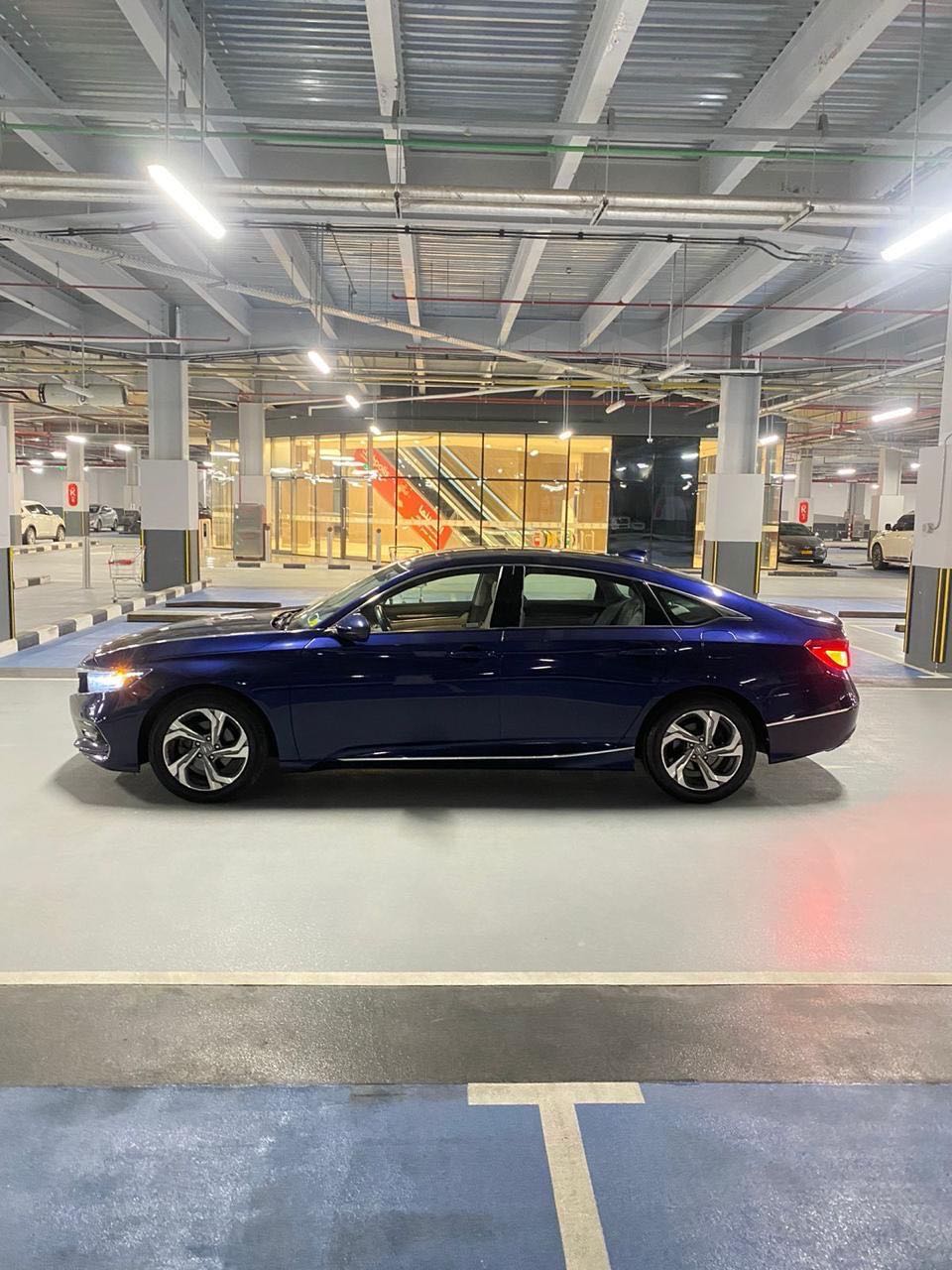 Car Image 2019 HONDA ACCORD EXL