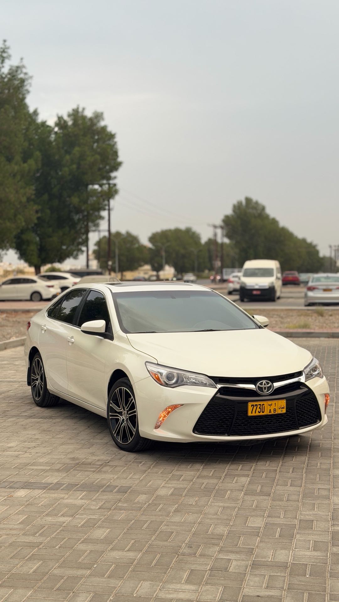 Car Image 2016 TOYOTA CAMRY SE