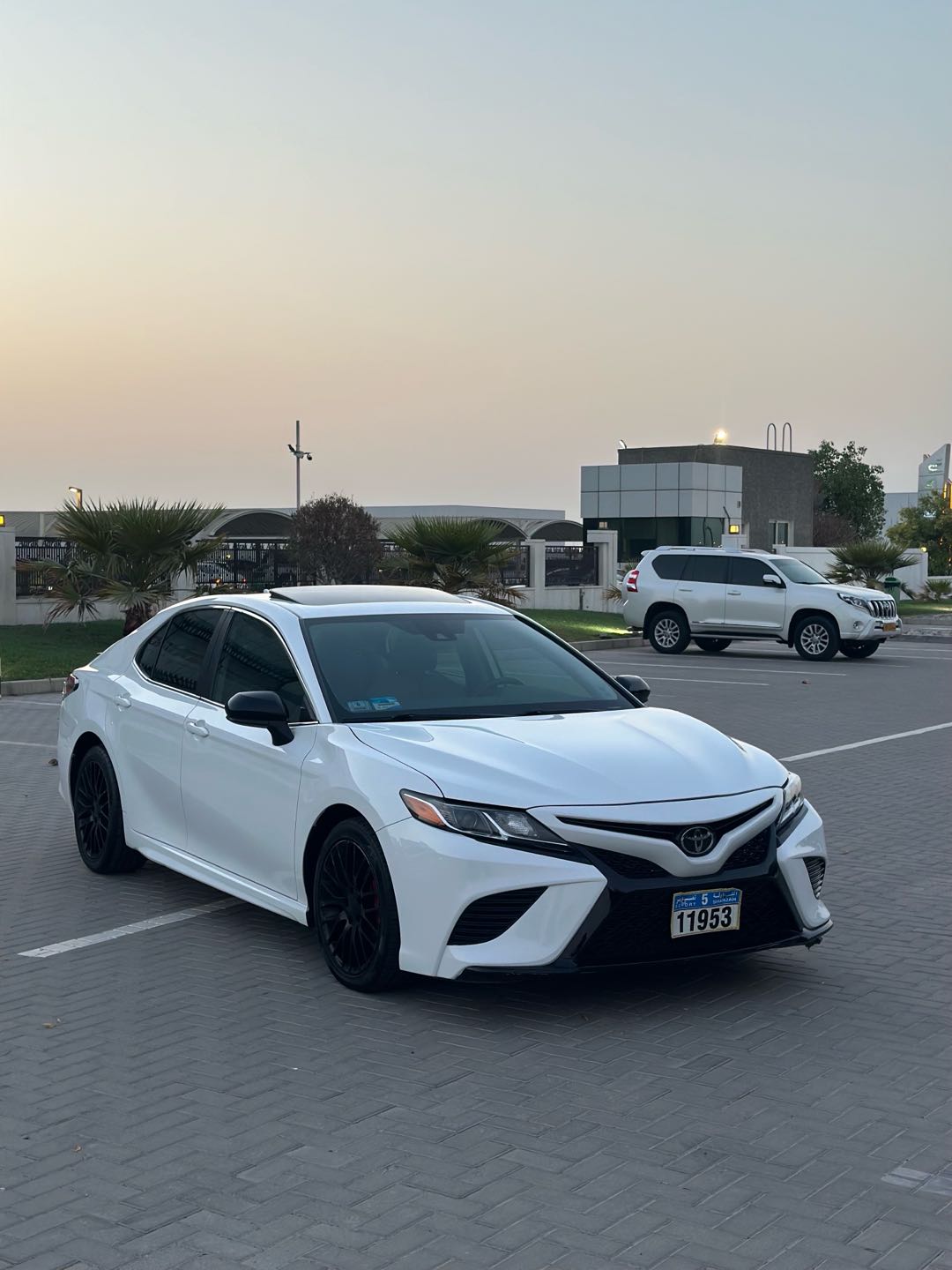 Car Image 2019 TOYOTA CAMRY SE