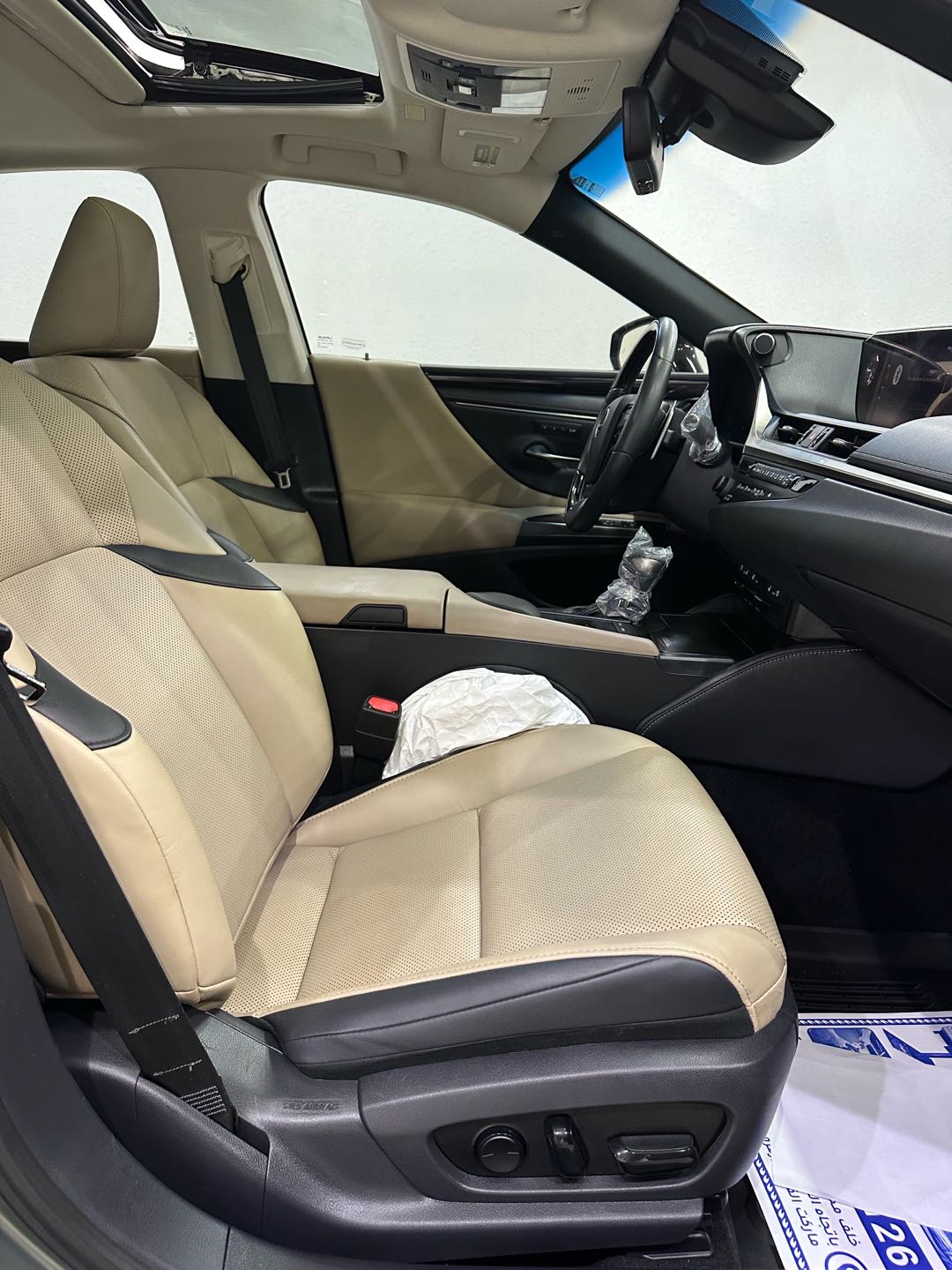 Car Image 2019 LEXUS ES 350