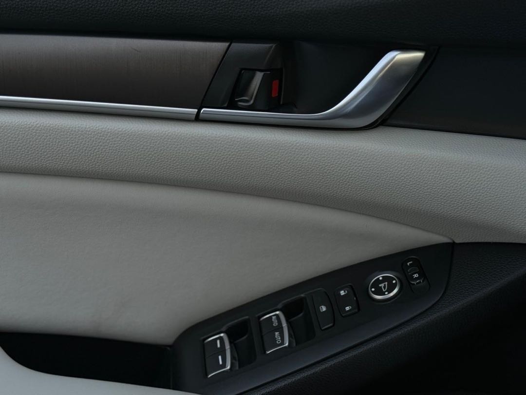 Car Image 2019 HONDA ACCORD SPORT