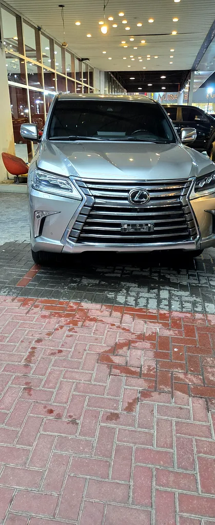 Car Image 2019 LEXUS LX 570