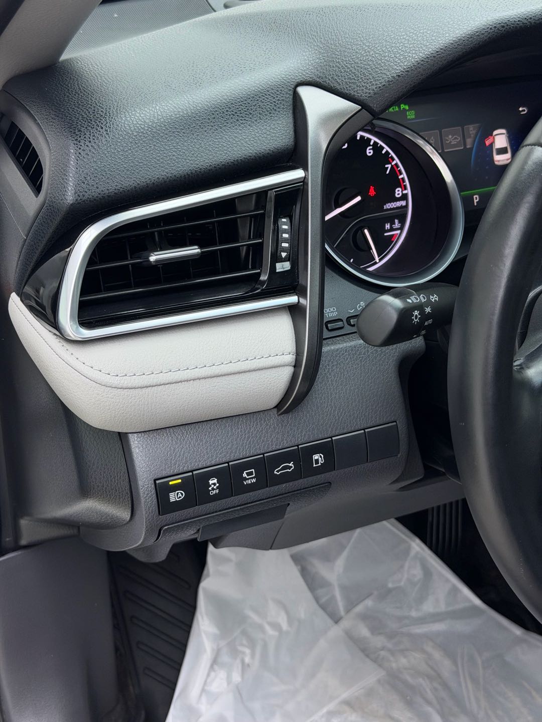 Car Image 2018 TOYOTA CAMRY XLE
