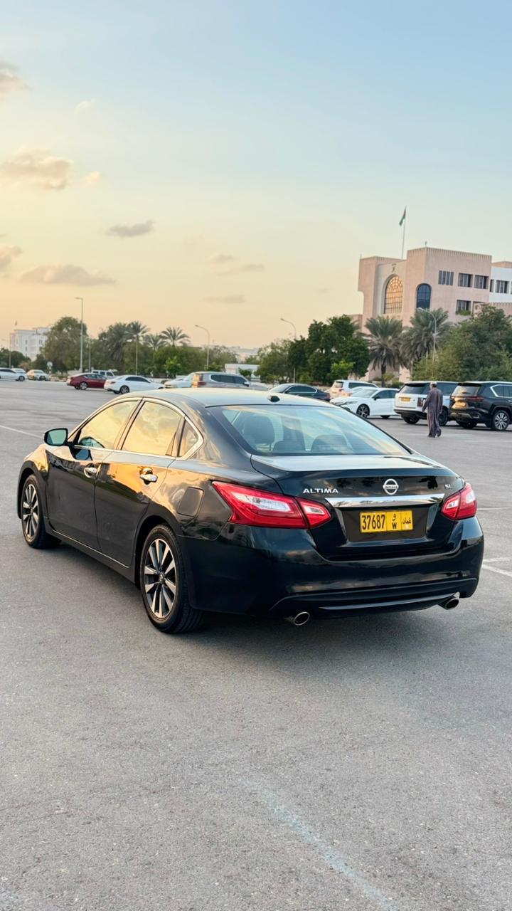 Car Image 2017 NISSAN ALTIMA SL