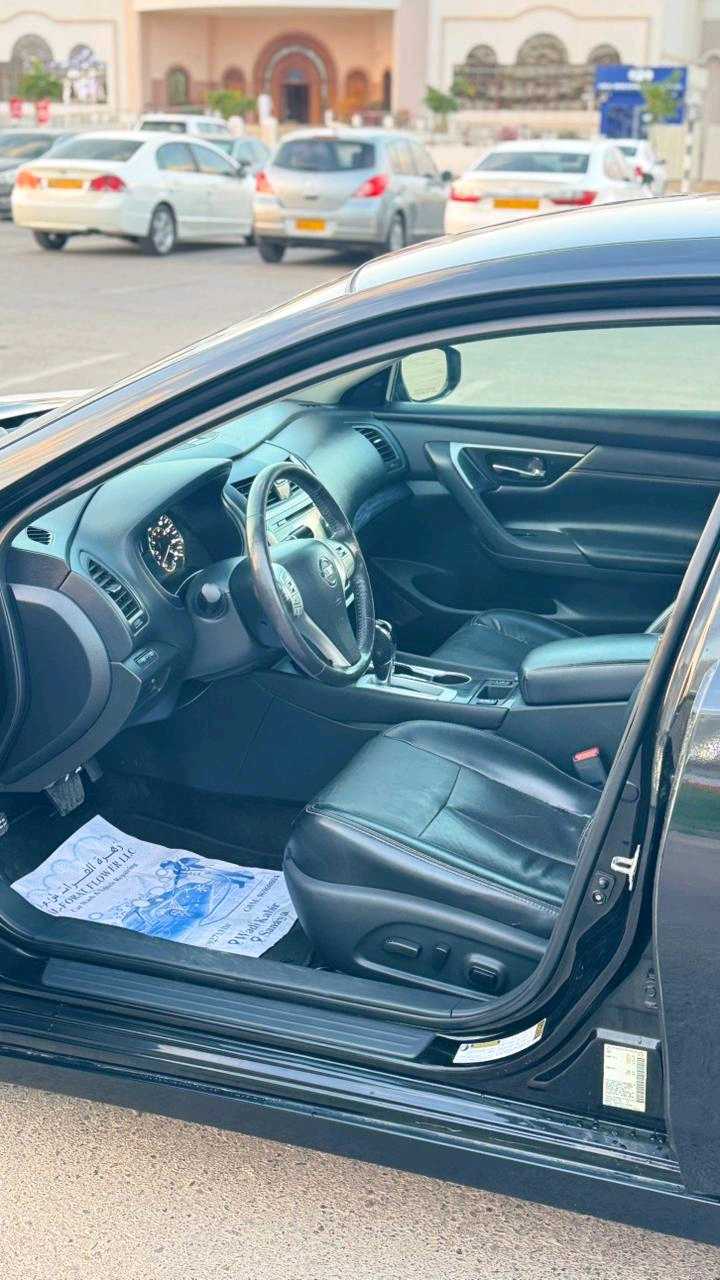 Car Image 2017 NISSAN ALTIMA SL
