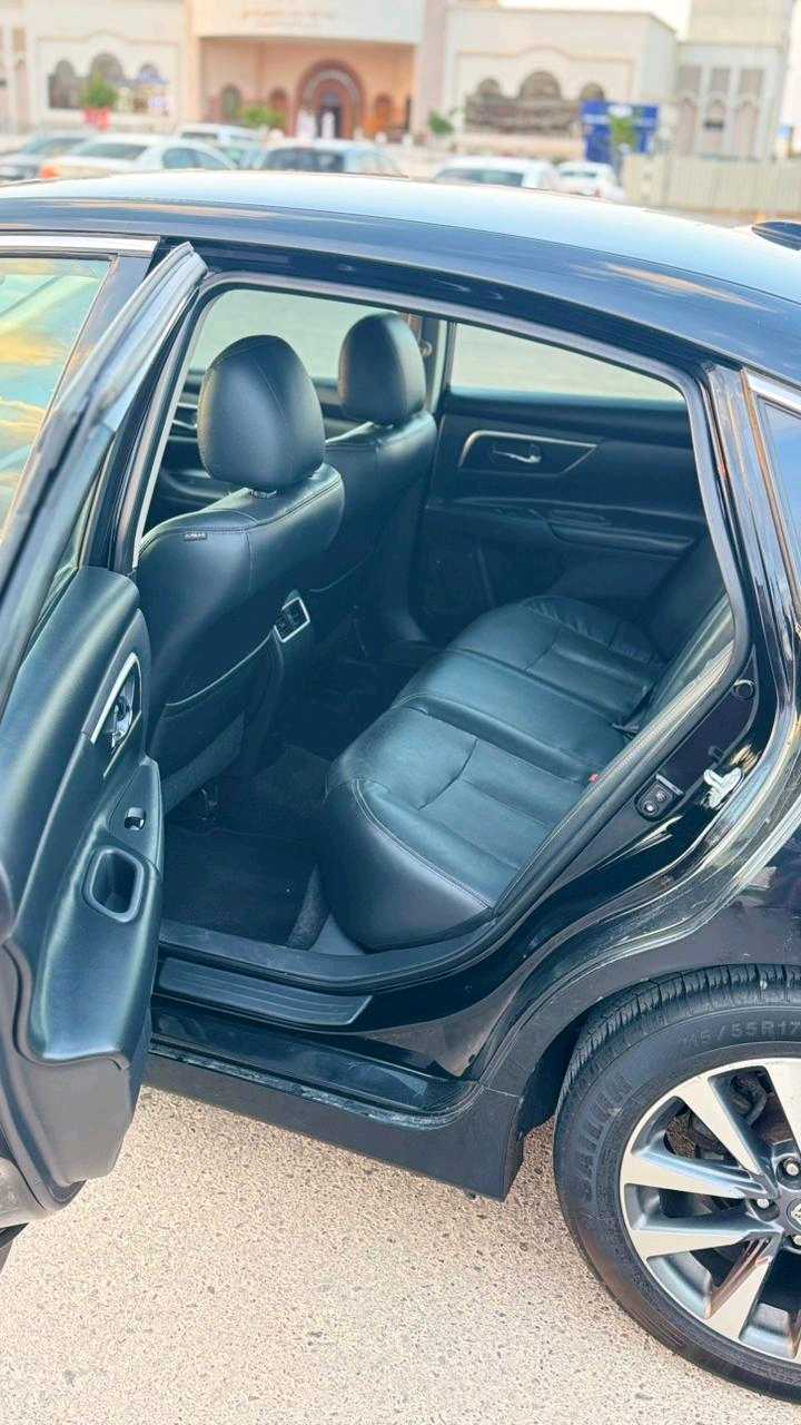 Car Image 2017 NISSAN ALTIMA SL