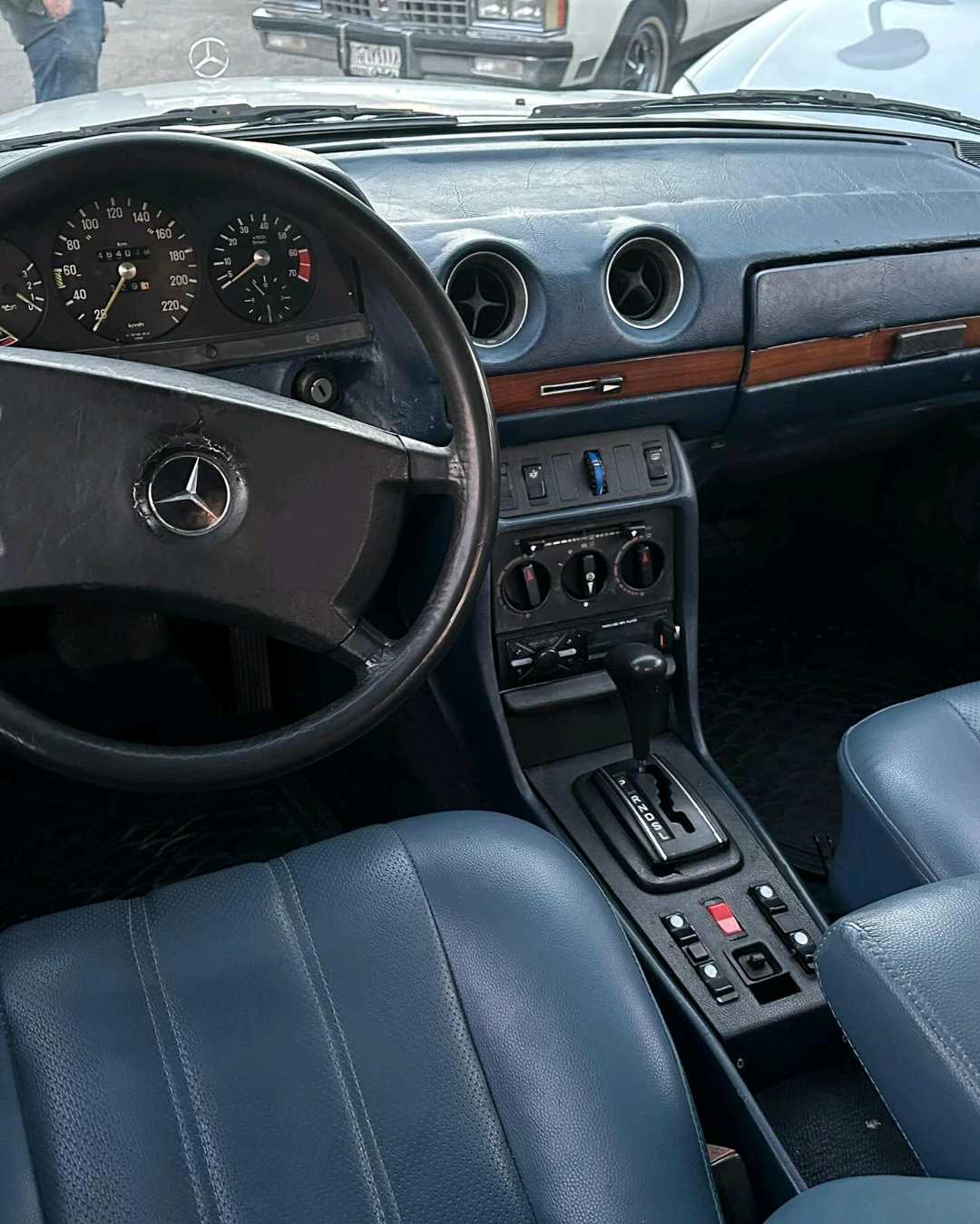 Car Image 1983 MERCEDES E Class 