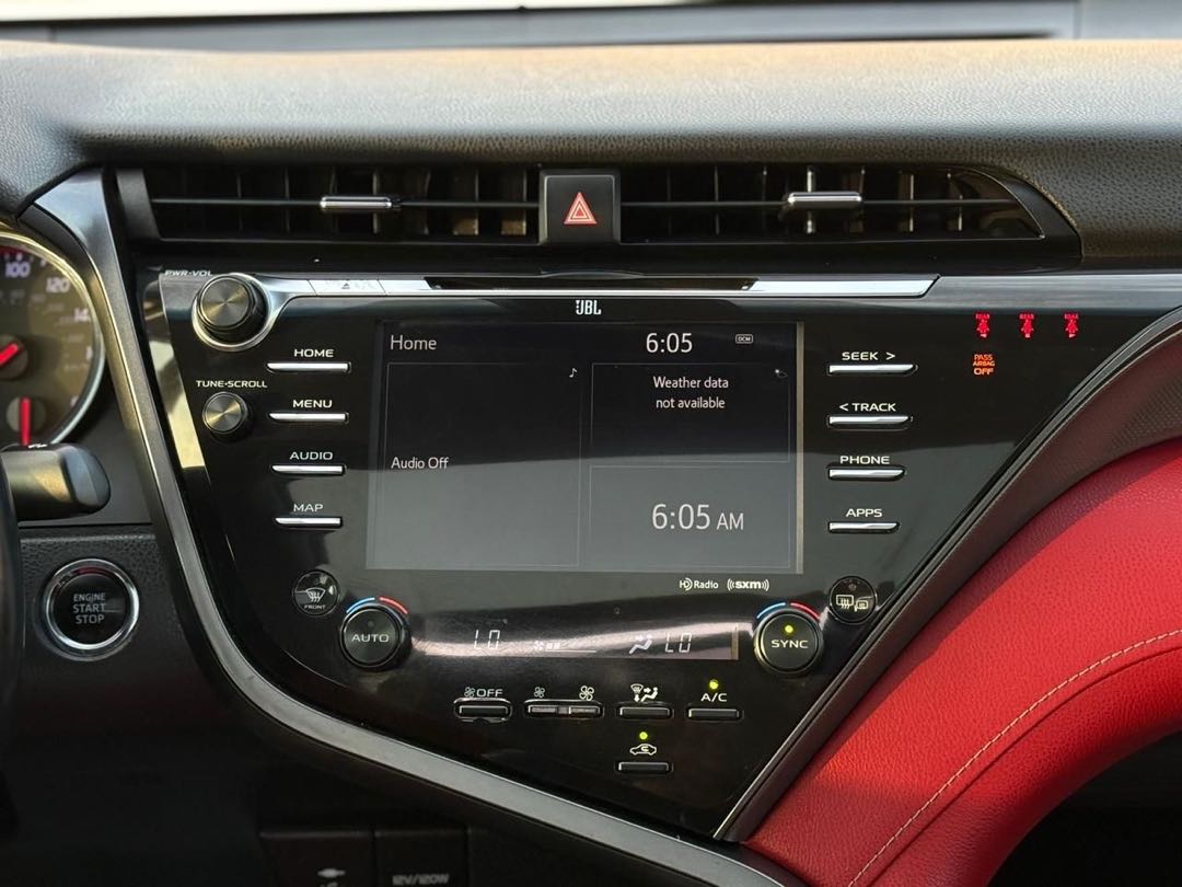 Car Image 2019 TOYOTA CAMRY XSE