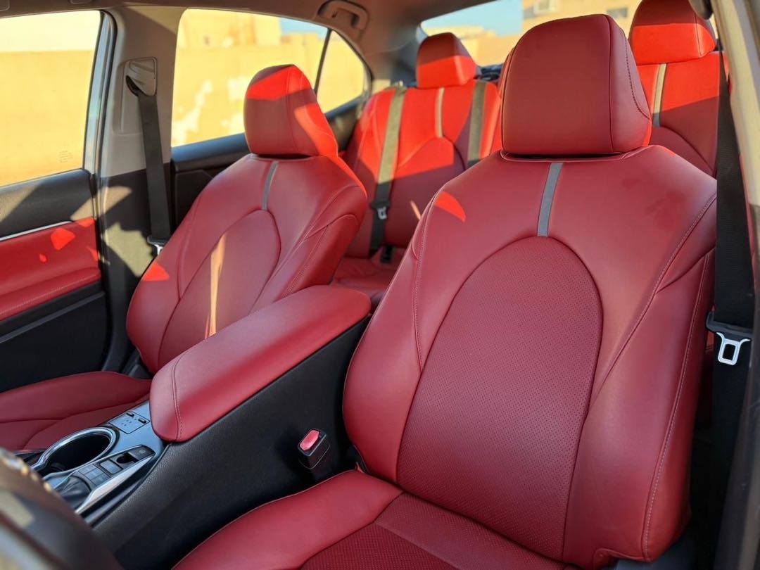 Car Image 2019 TOYOTA CAMRY XSE