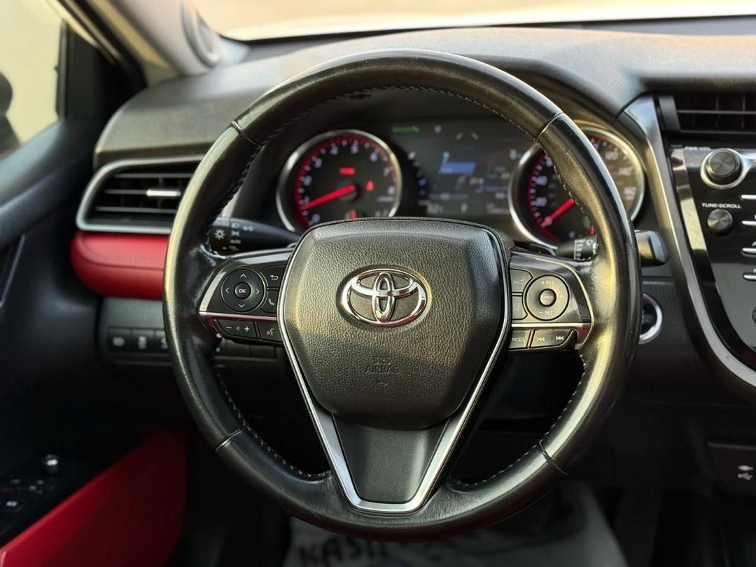 Car Image 2019 TOYOTA CAMRY XSE