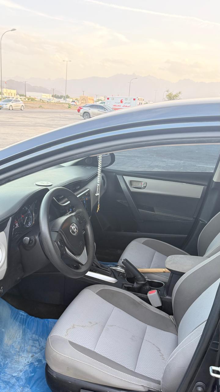 Car Image 2019 TOYOTA COROLLA LE
