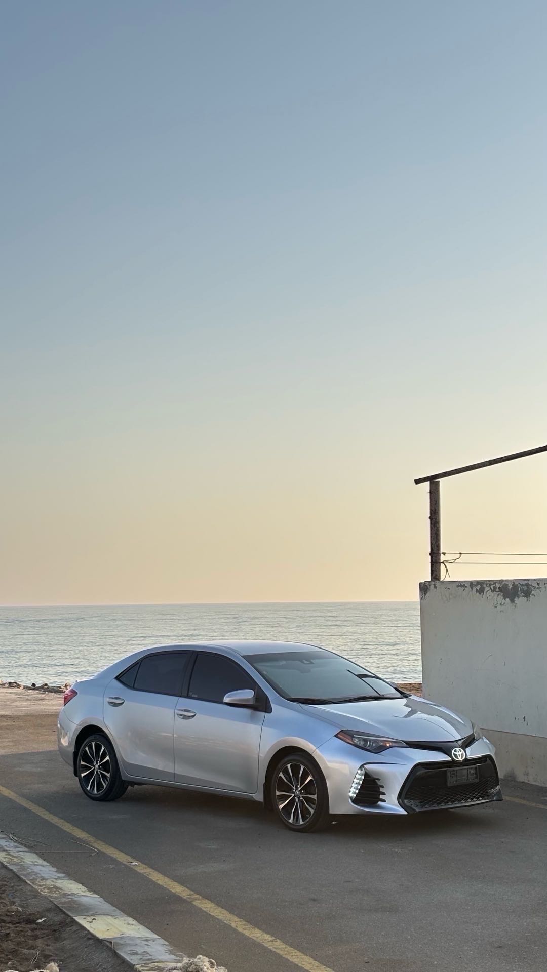 Car Image 2017 TOYOTA COROLLA LE
