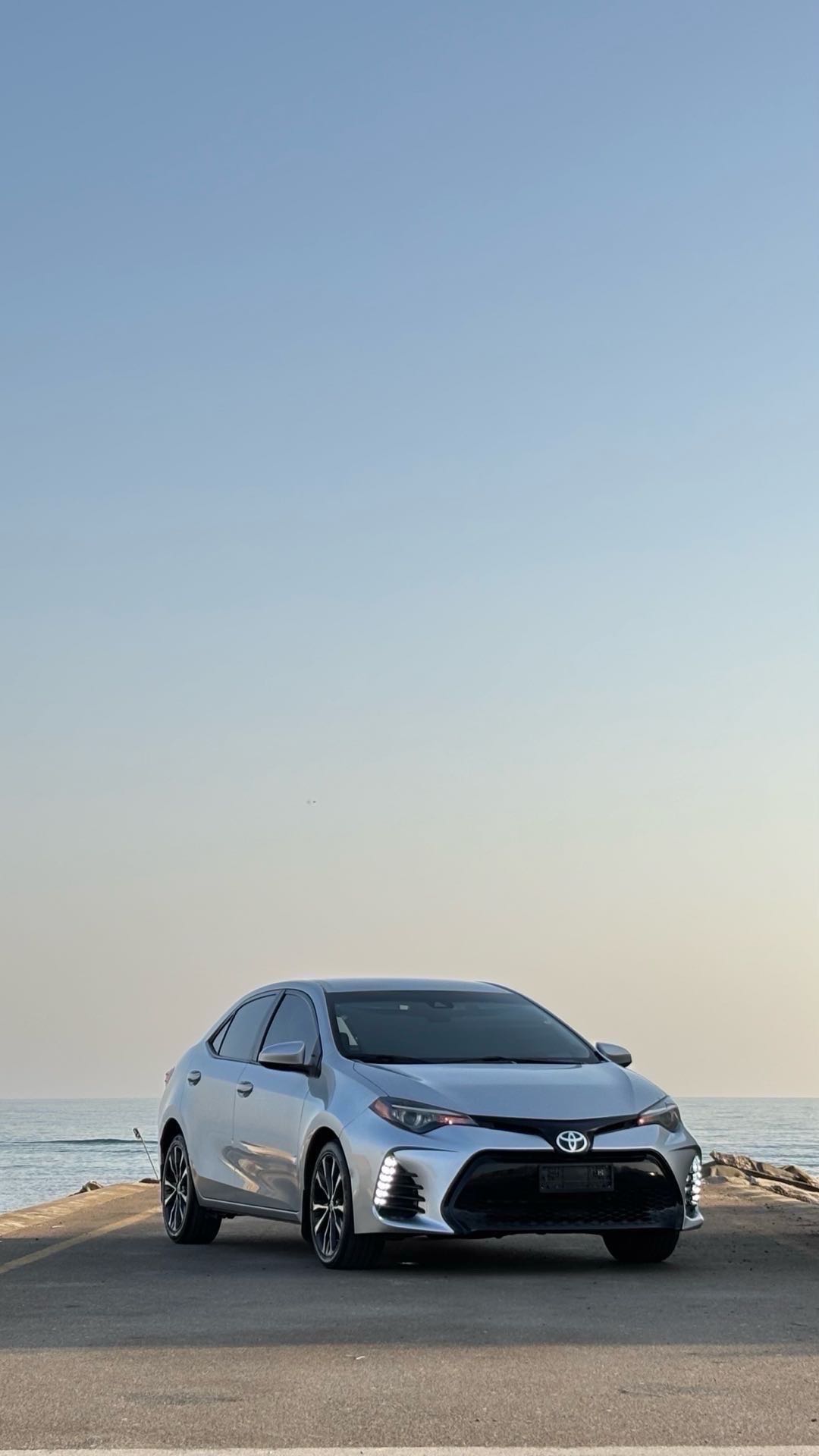 Car Image 2017 TOYOTA COROLLA LE