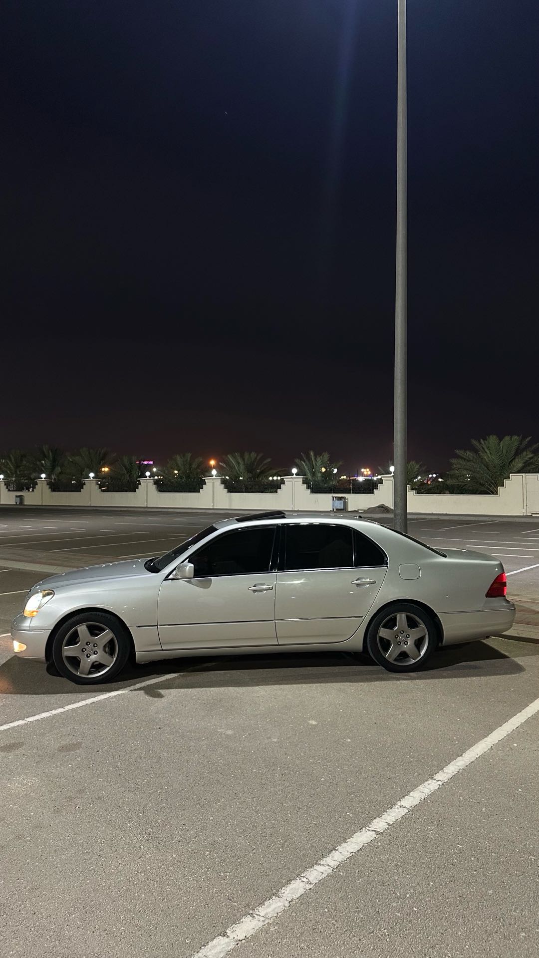 Car Image 2002 LEXUS LS 430