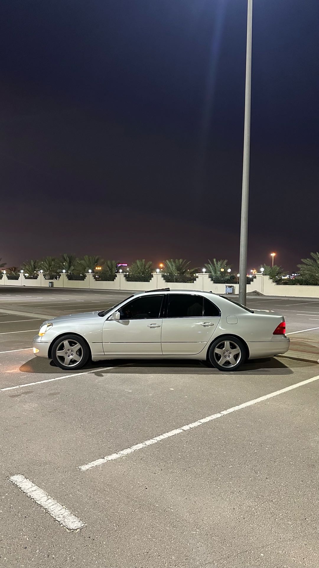 Car Image 2002 LEXUS LS 430