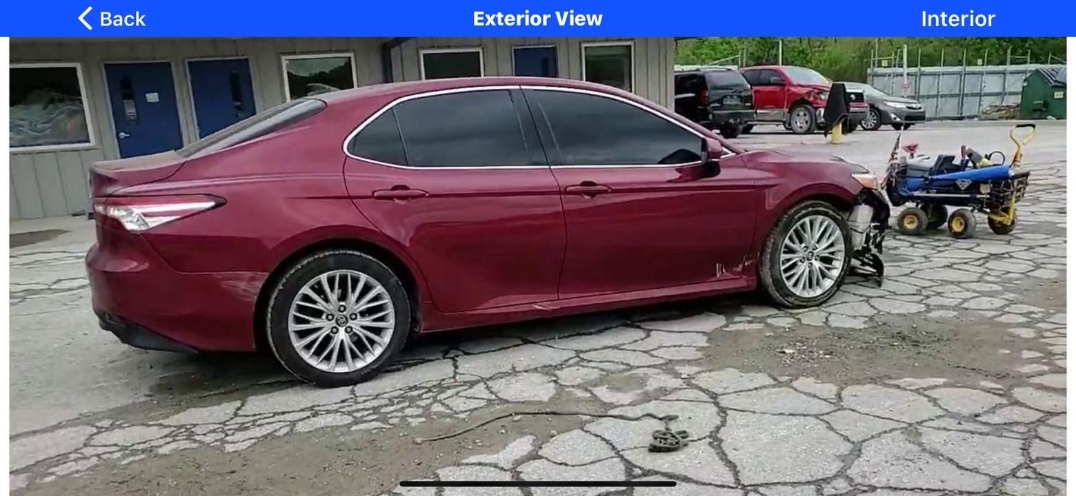 Car Image 2019 TOYOTA CAMRY XLE