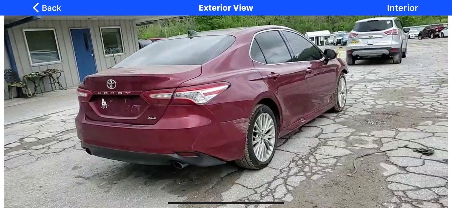 Car Image 2019 TOYOTA CAMRY XLE