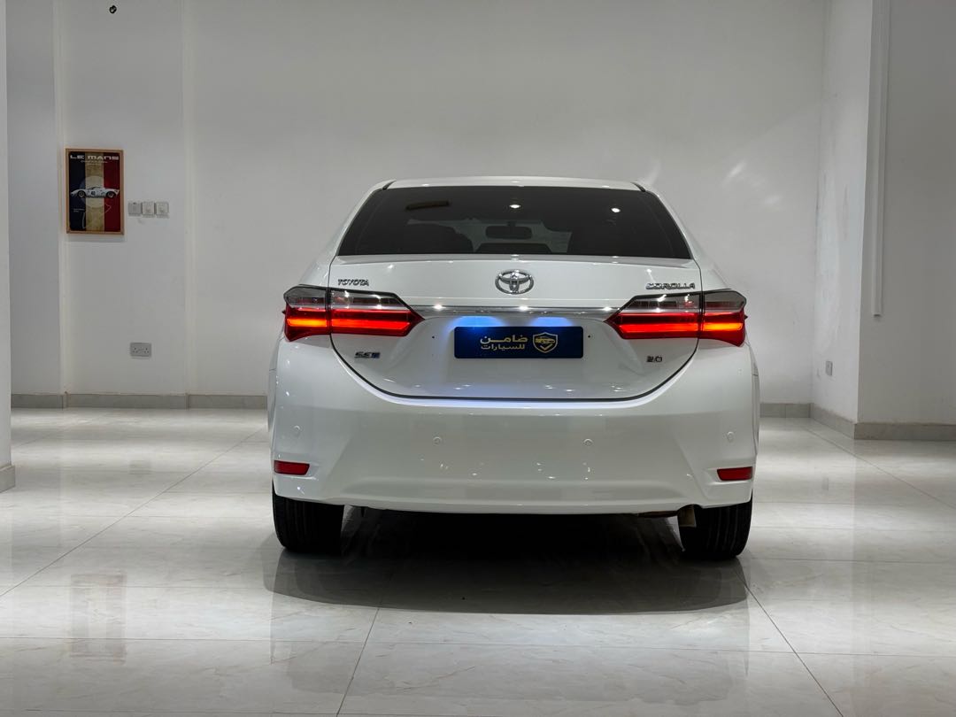 Car Image 2018 TOYOTA COROLLA SE