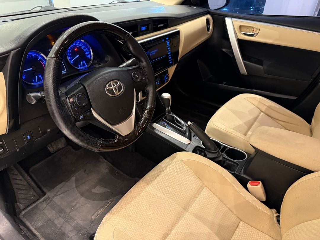 Car Image 2018 TOYOTA COROLLA SE
