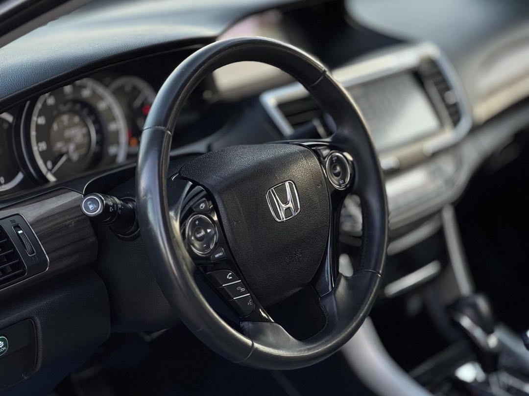 Car Image 2017 HONDA ACCORD EXL