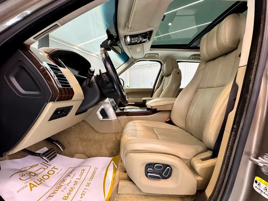 Car Image 2015 LAND ROVER VOGUE 