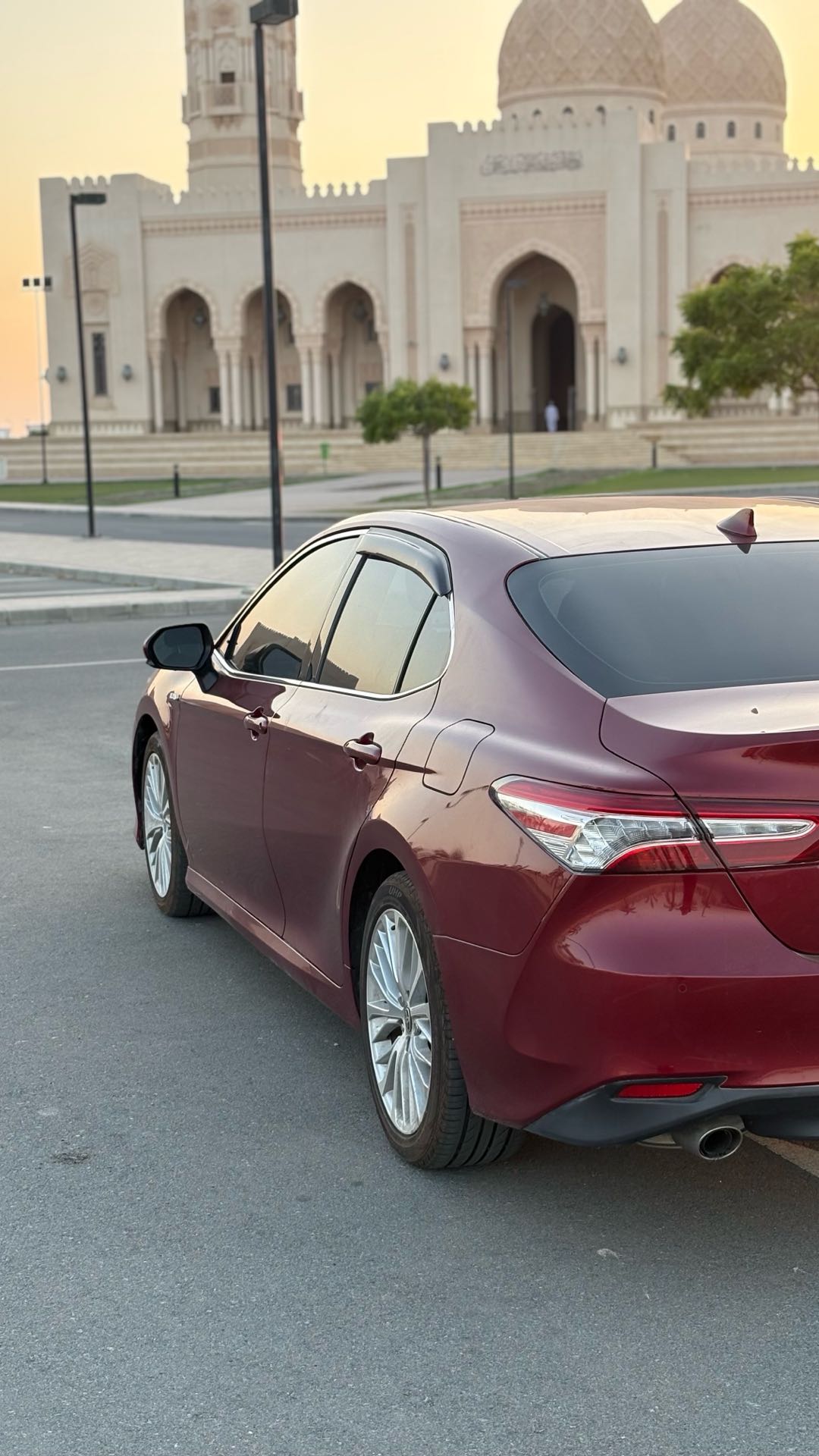 Car Image 2020 TOYOTA CAMRY XLE