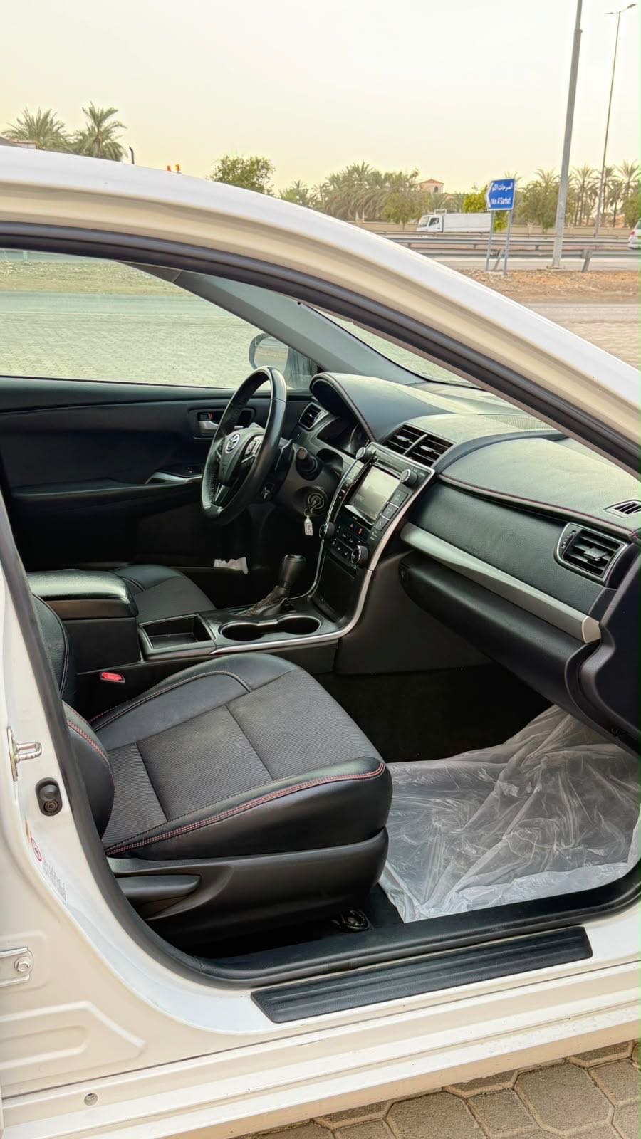 Car Image 2017 TOYOTA CAMRY SE