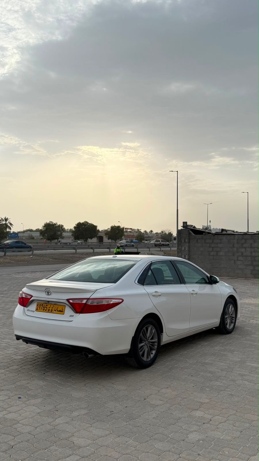 Car Image 2017 TOYOTA CAMRY SE