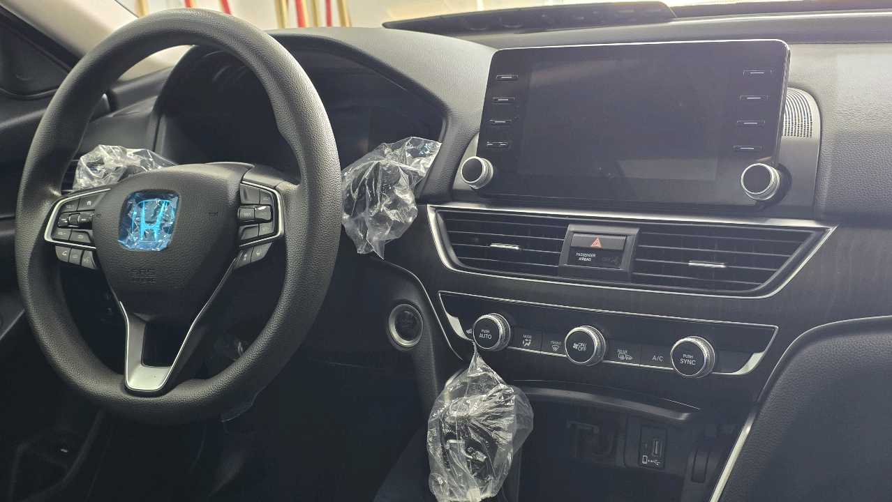 Car Image 2019 HONDA ACCORD EX