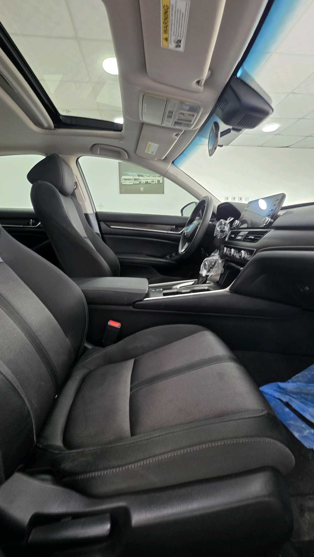 Car Image 2019 HONDA ACCORD EX