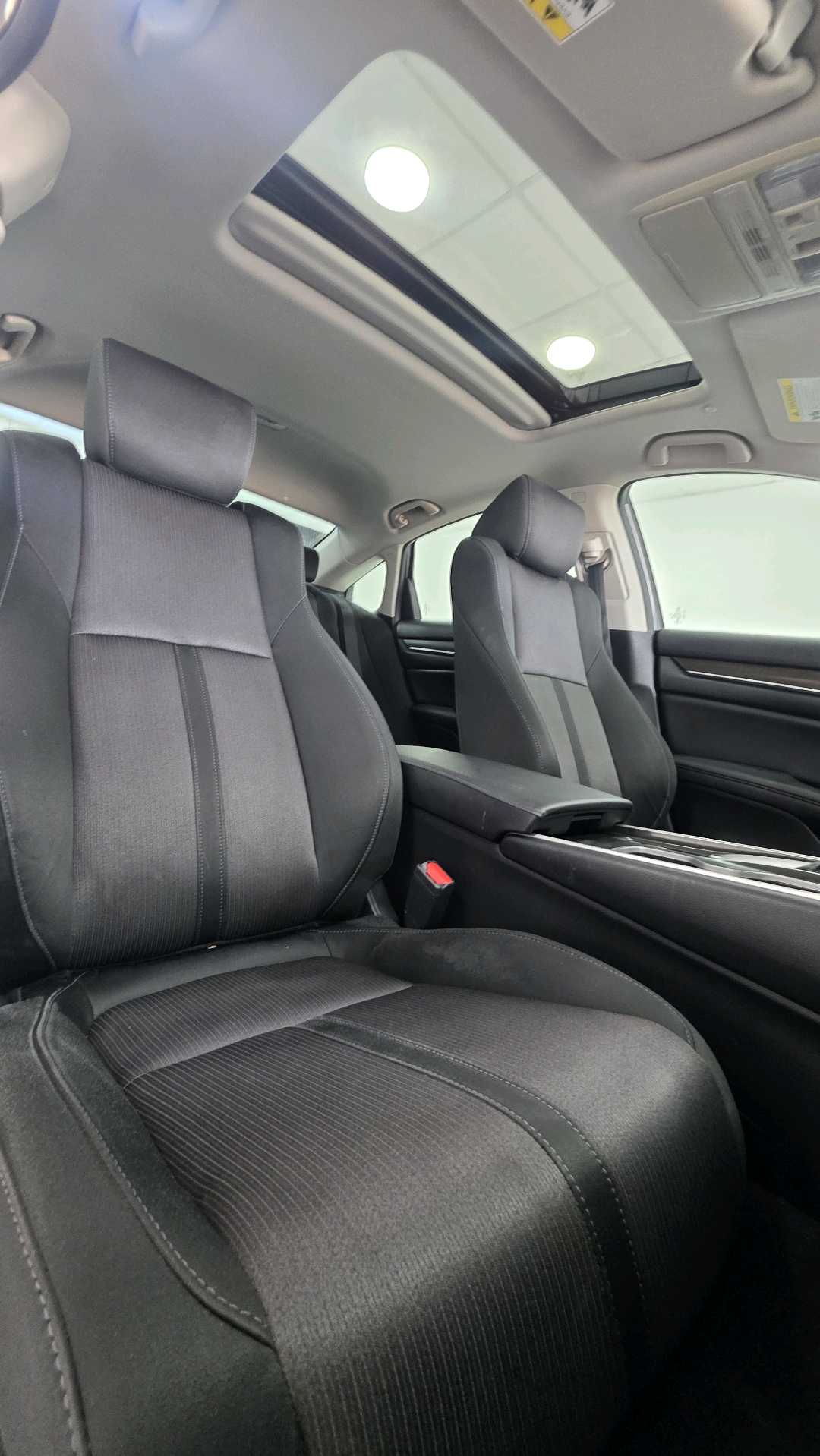 Car Image 2019 HONDA ACCORD EX