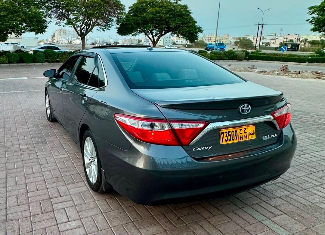 Car Image 2016 TOYOTA CAMRY XLE