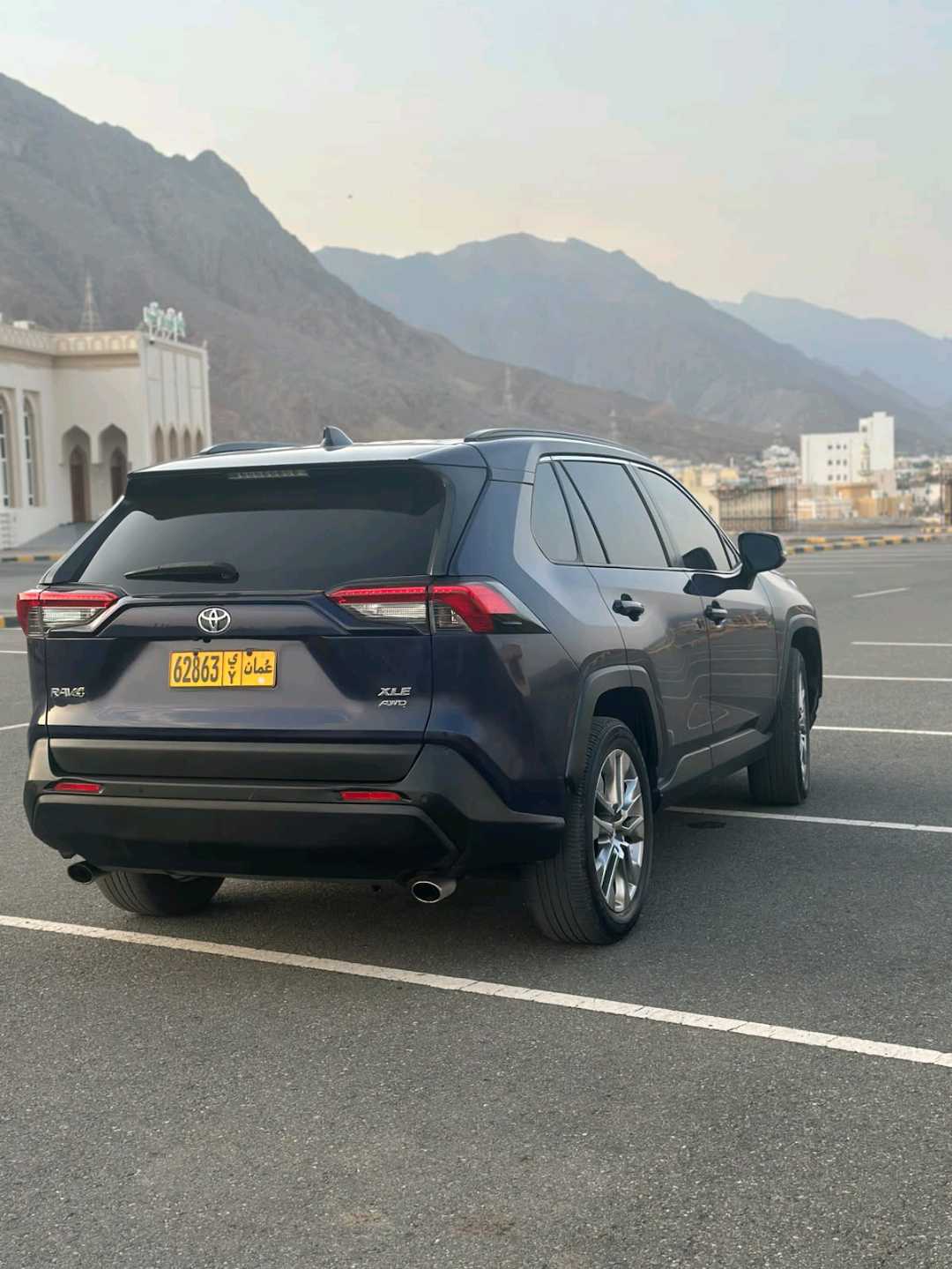 Car Image 2021 TOYOTA RAV4 XLE