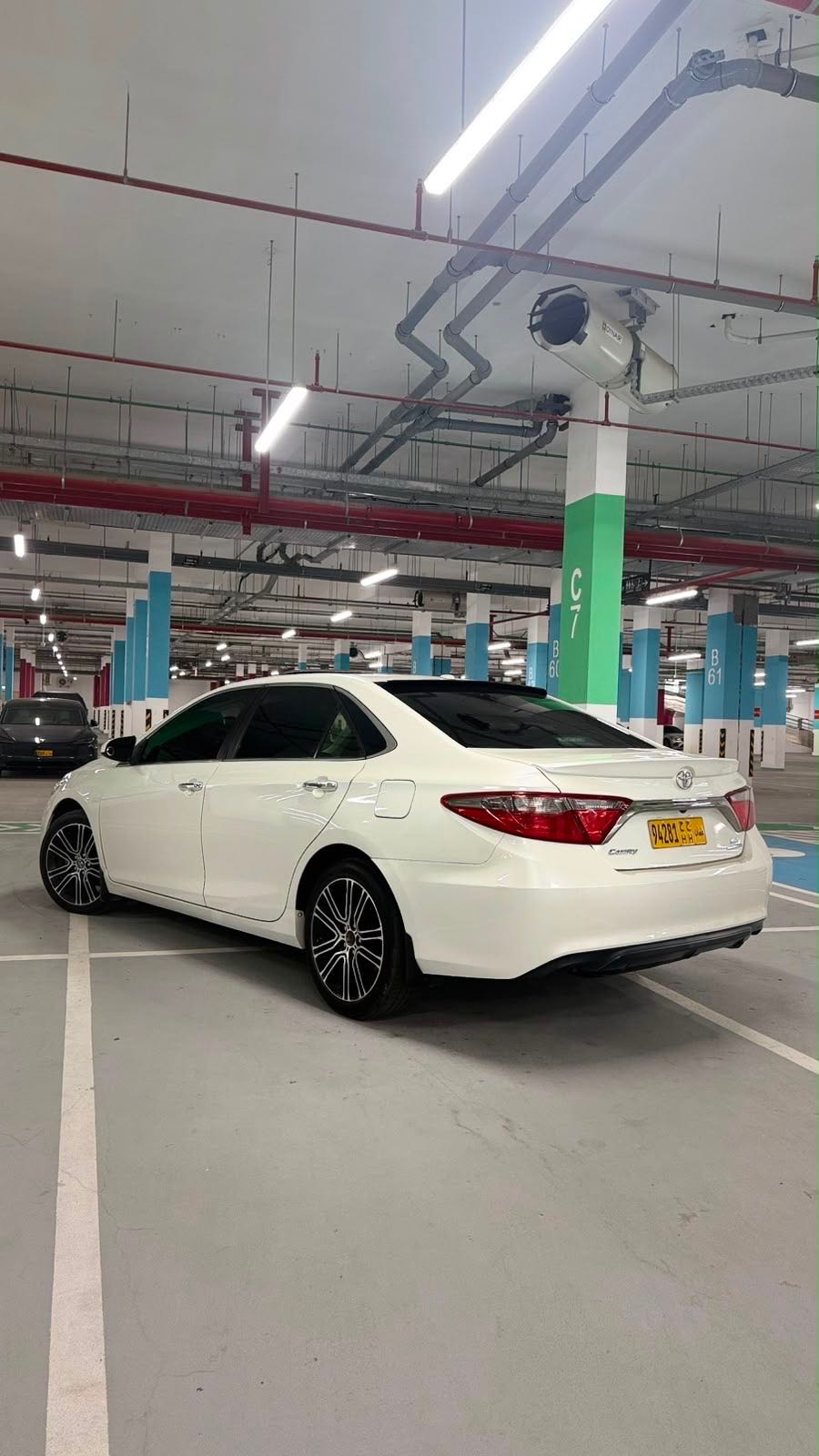Car Image 2016 TOYOTA CAMRY XSE