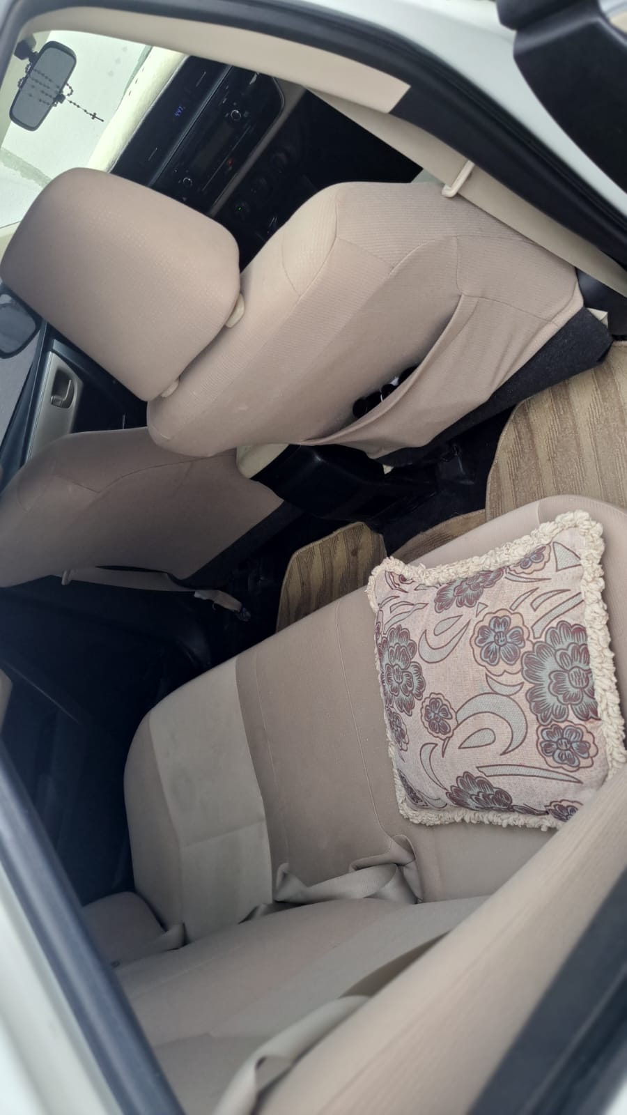 Car Image 2015 TOYOTA COROLLA SE