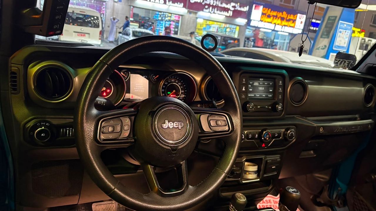 Car Image 2019 JEEP WRANGLER Sport