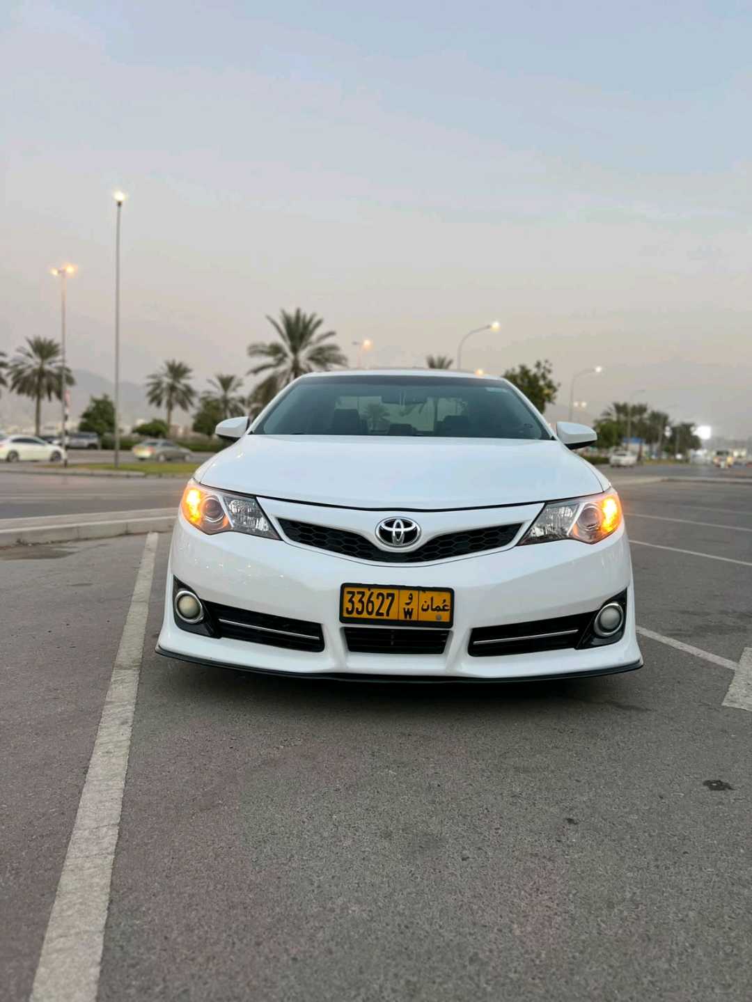 Car Image 2014 TOYOTA CAMRY SE