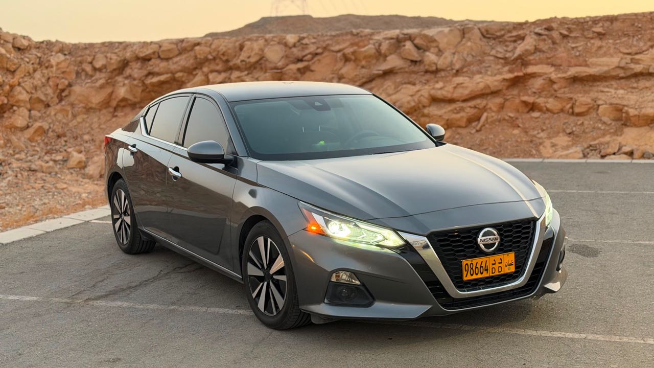 Car Image 2021 NISSAN ALTIMA SV