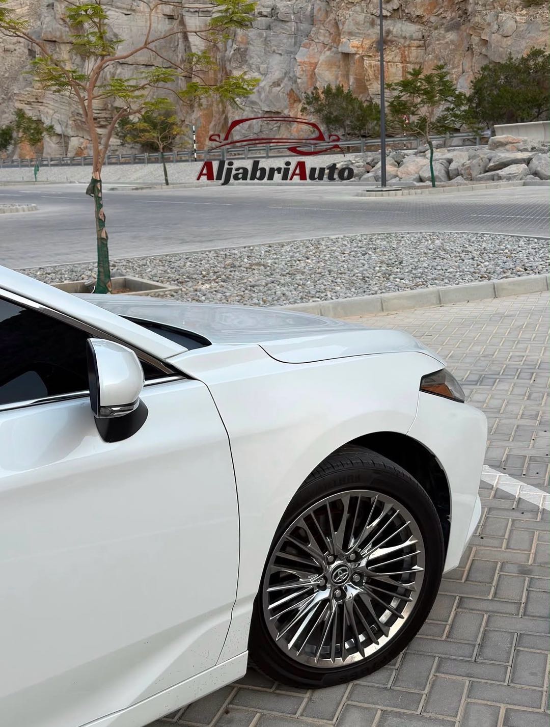 Car Image 2019 TOYOTA AVALON XLE