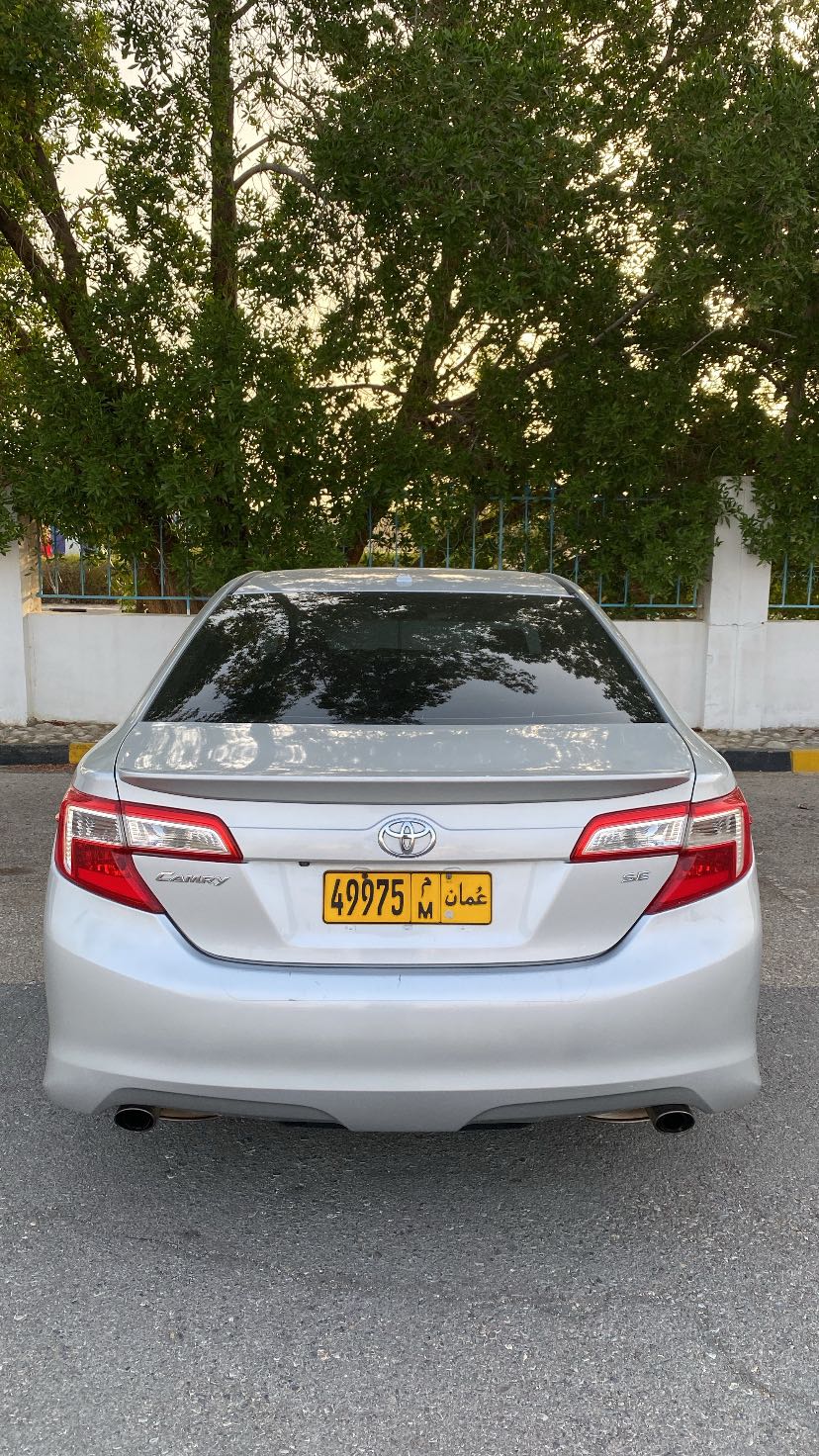 Car Image 2012 TOYOTA CAMRY SE