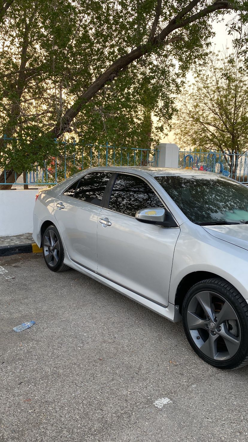 Car Image 2012 TOYOTA CAMRY SE