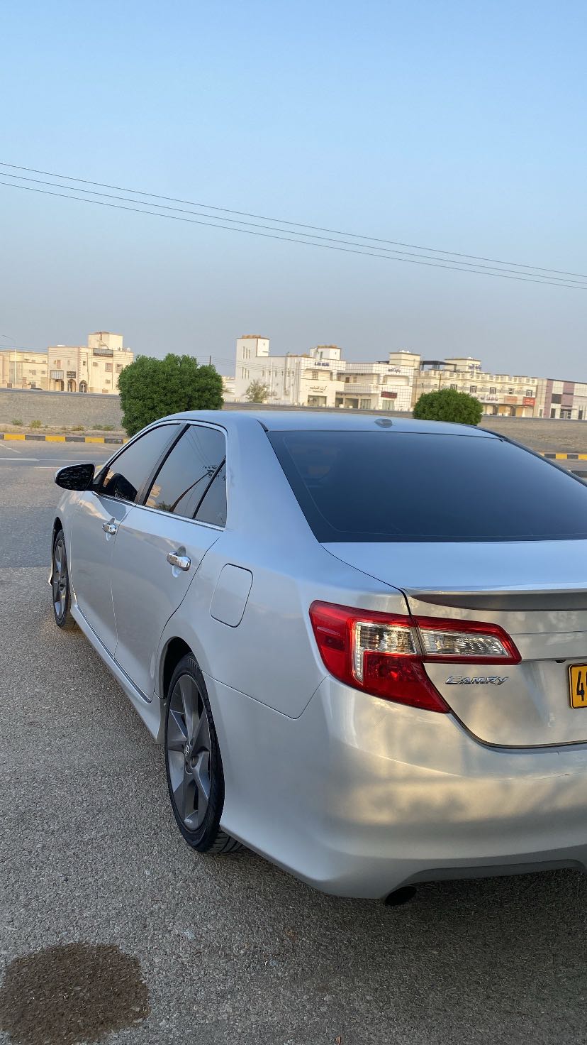 Car Image 2012 TOYOTA CAMRY SE