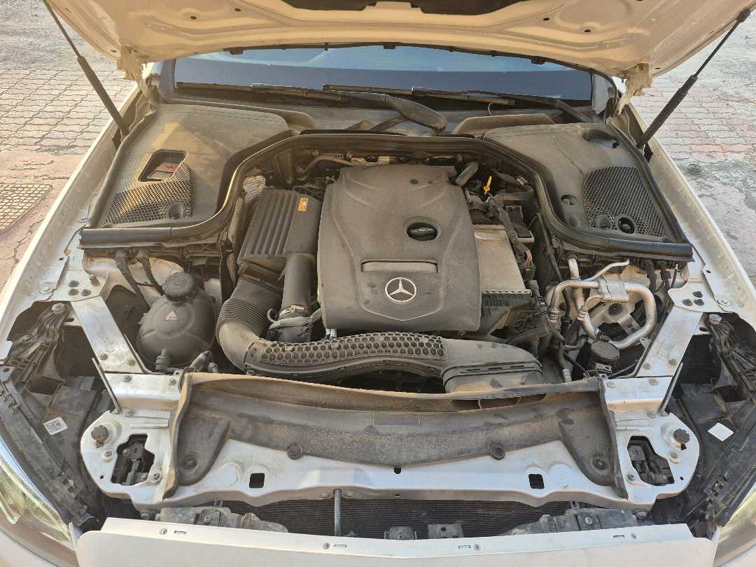 Car Image 2018 MERCEDES E Class 300