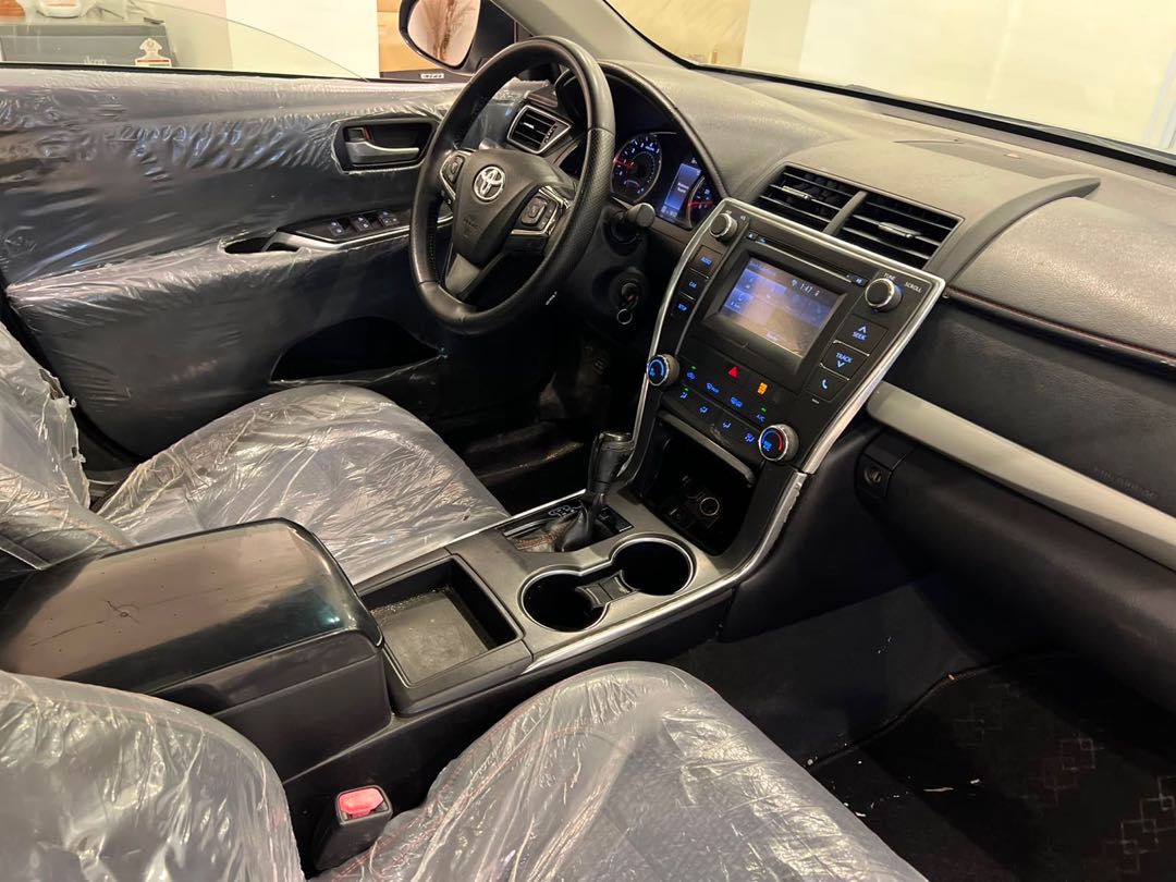 Car Image 2015 TOYOTA CAMRY SE